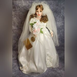 The Prestige Collection Marge Bride Doll 2490 Kingstate 22.5” Poreclain 447/350